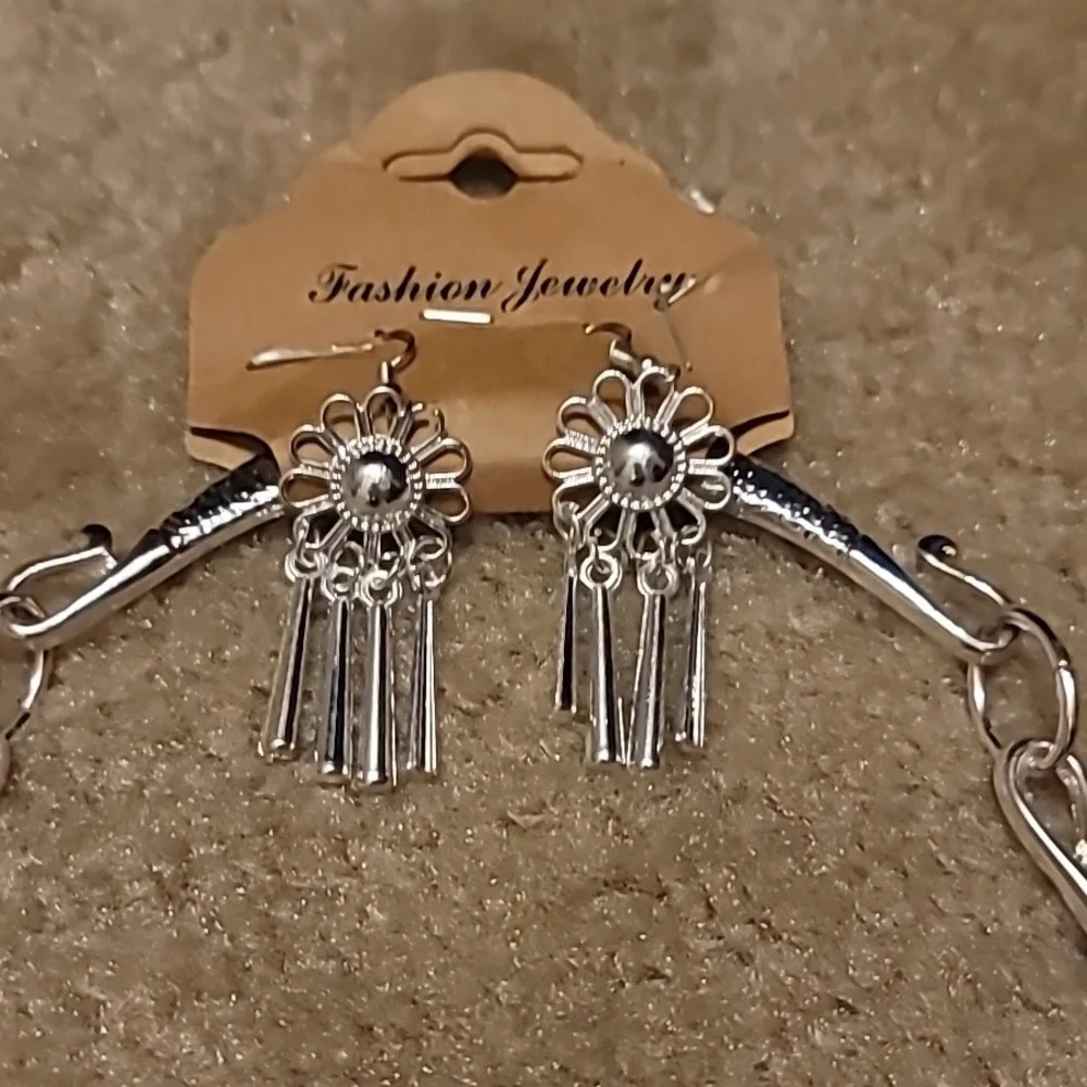 Collars Dance Accessories - Picture 3 of 3
